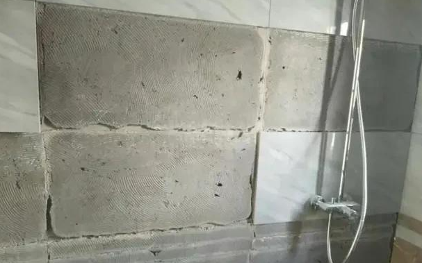 如果發現外墻瓷磚有脫落的預兆