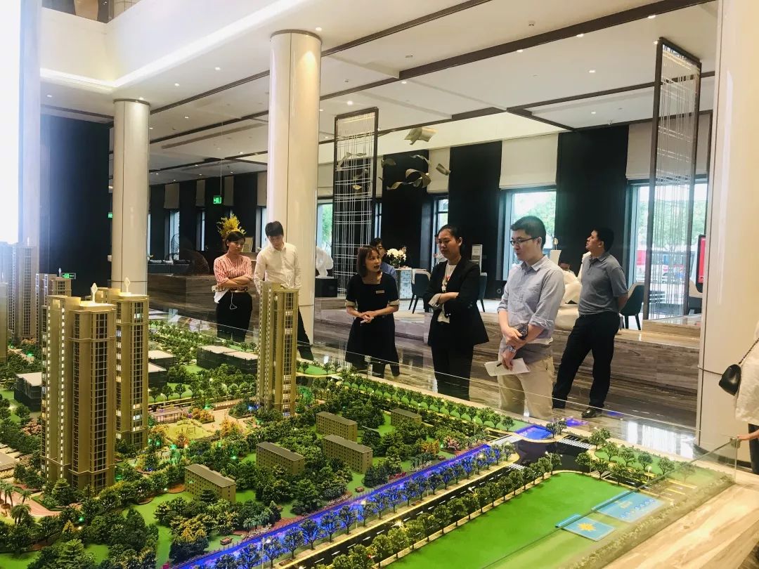 項(xiàng)目根據(jù)功能從西往東劃分三個(gè)片區(qū)