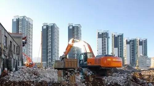 男子王某就將目光瞄準拆遷產(chǎn)生的回遷期房