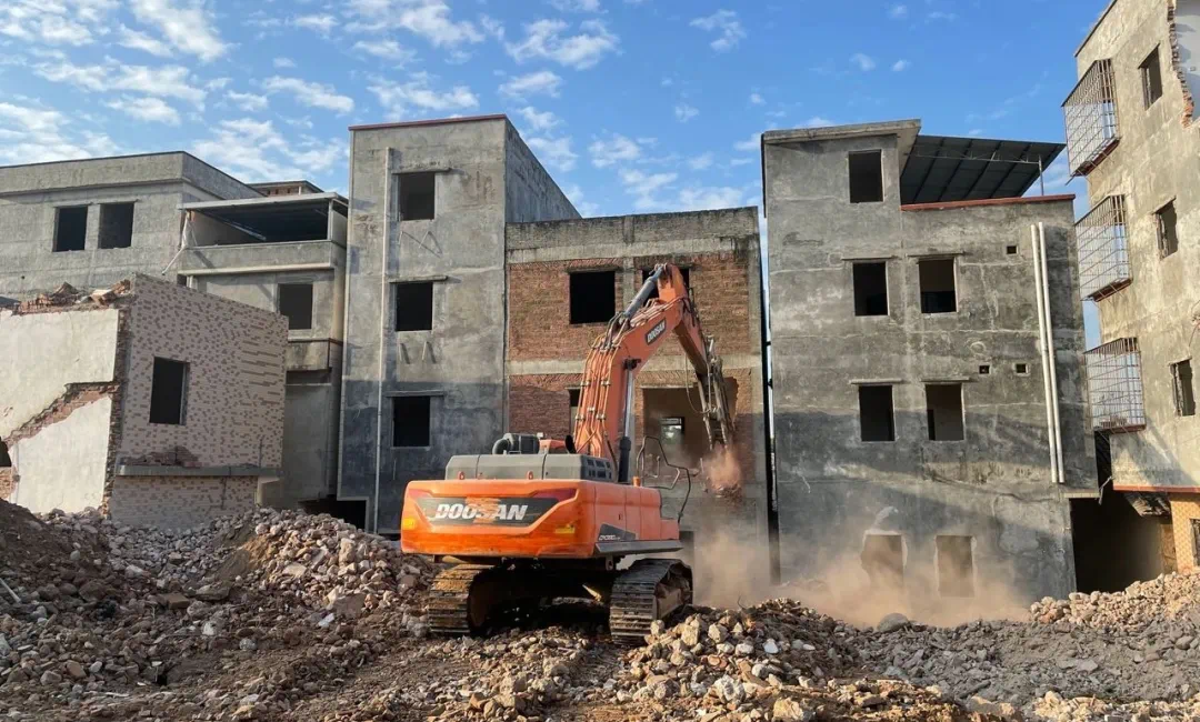 鎮龍村西區早已開拆