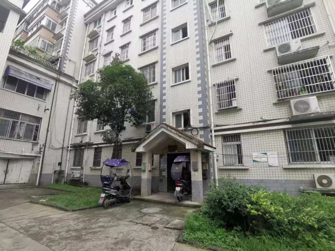 也就是說(shuō)回遷戶不存在改變土地性質(zhì)問題