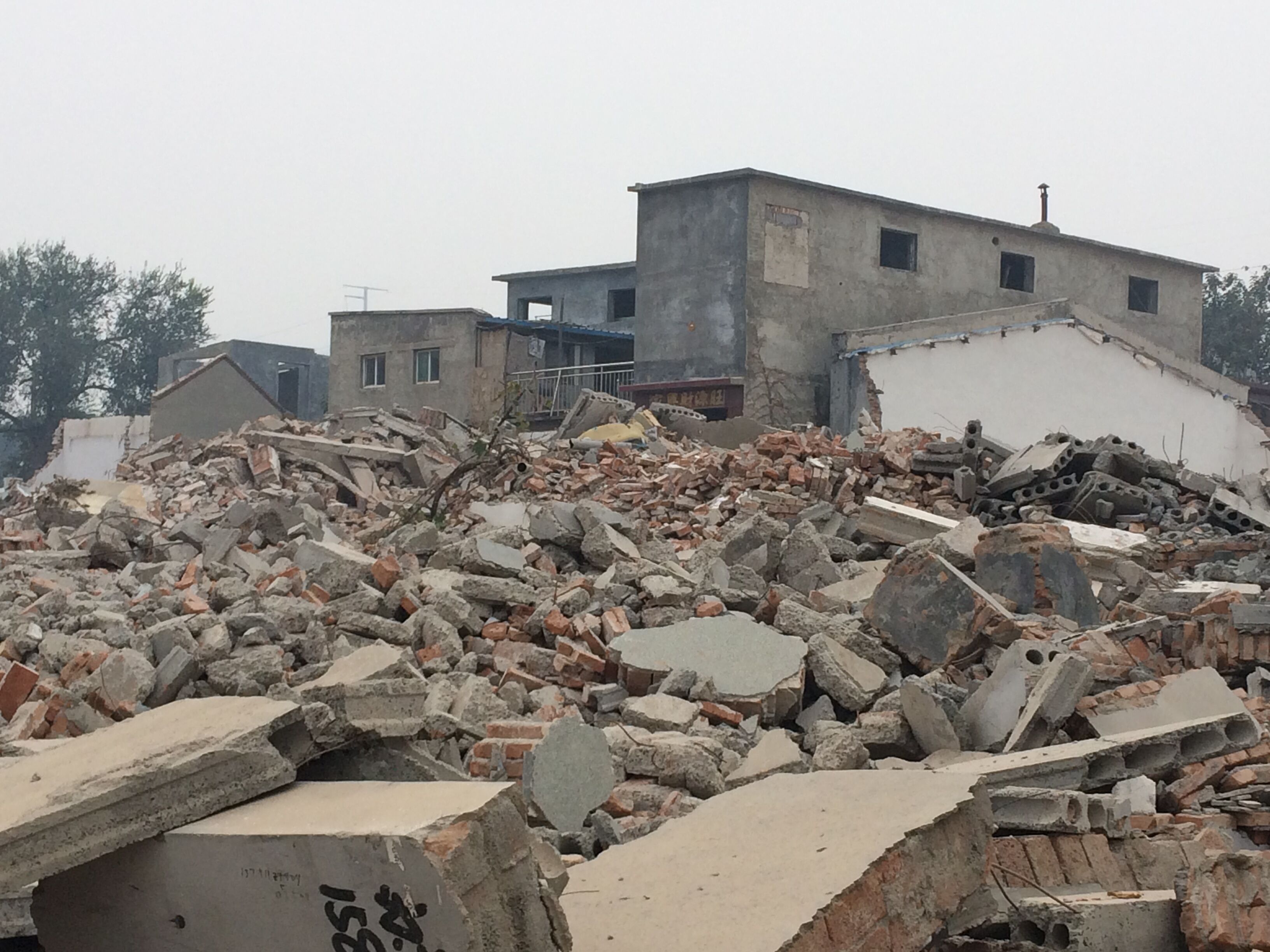 我和孩子的戶(hù)口都在片內(nèi)的一套房子上